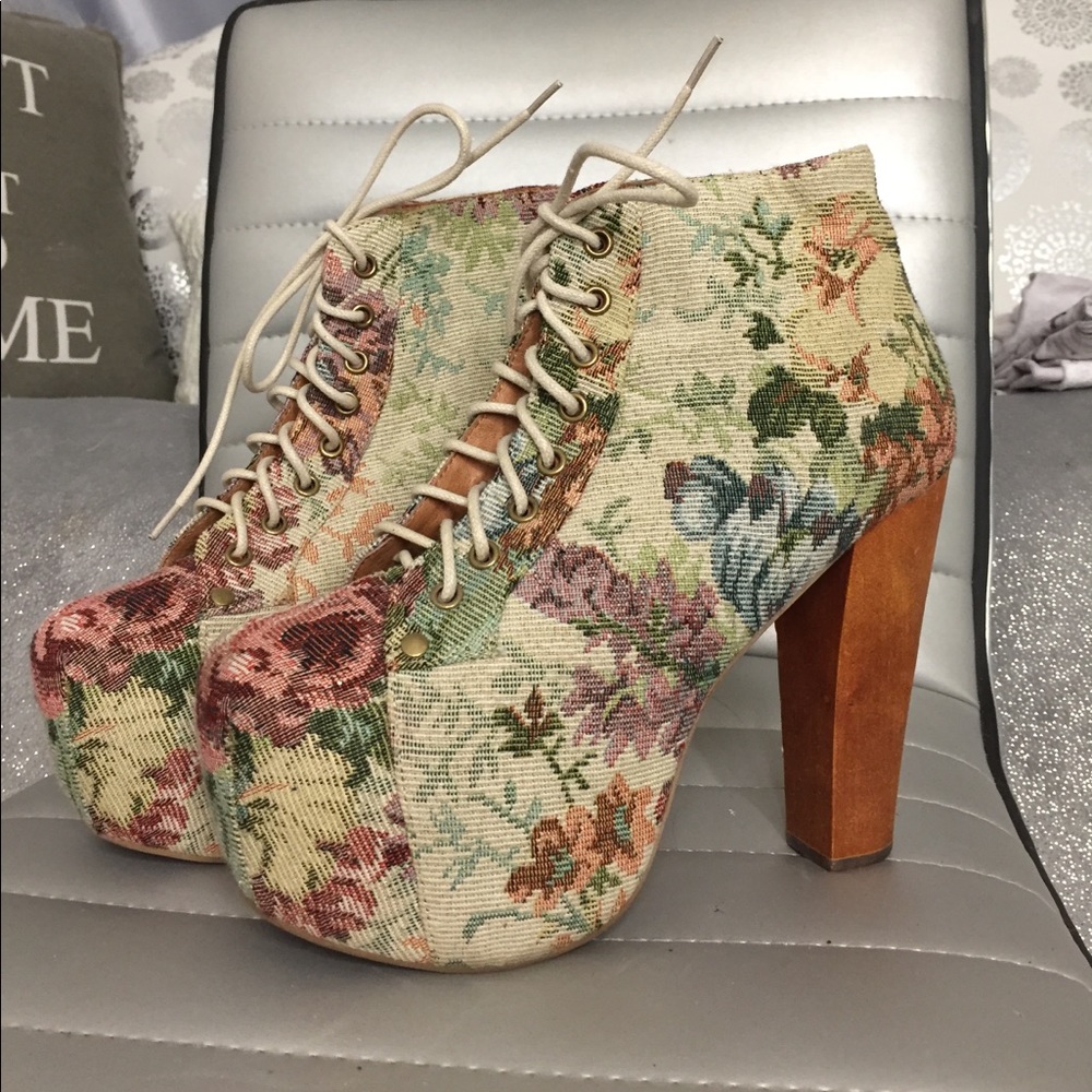 Floral LITA wedges: Jeffrey Campbell