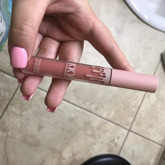 KKW creme liquid lipstick - Picture 2 of 4