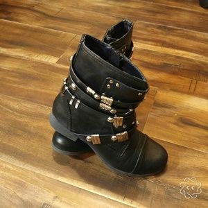 Black moto boots