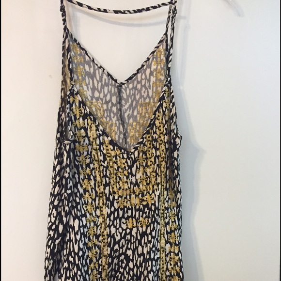 Romper - Picture 2 of 3