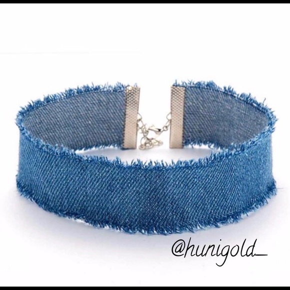 Chokers, hats & sunglasses - Picture 7 of 8