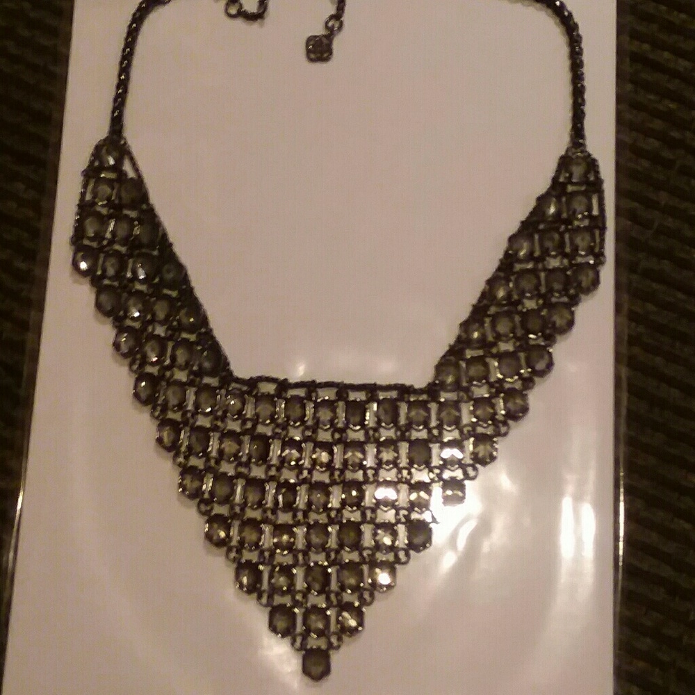 Kendra Scott chainmail style Giada bib necklace