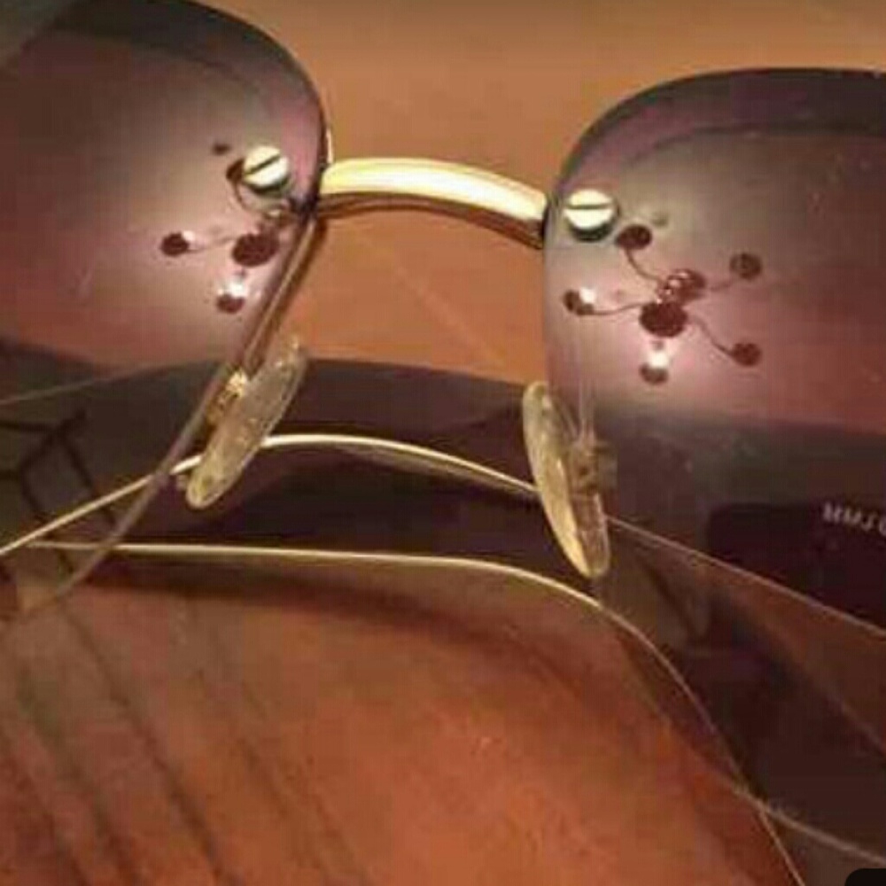 🚨SOLD🚨MARC JACOBS SUNNIES