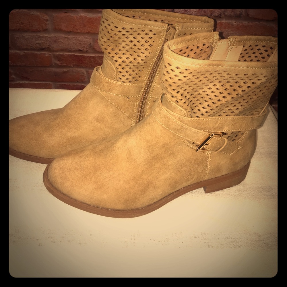 Just Fab tan/brown booties. Size 7