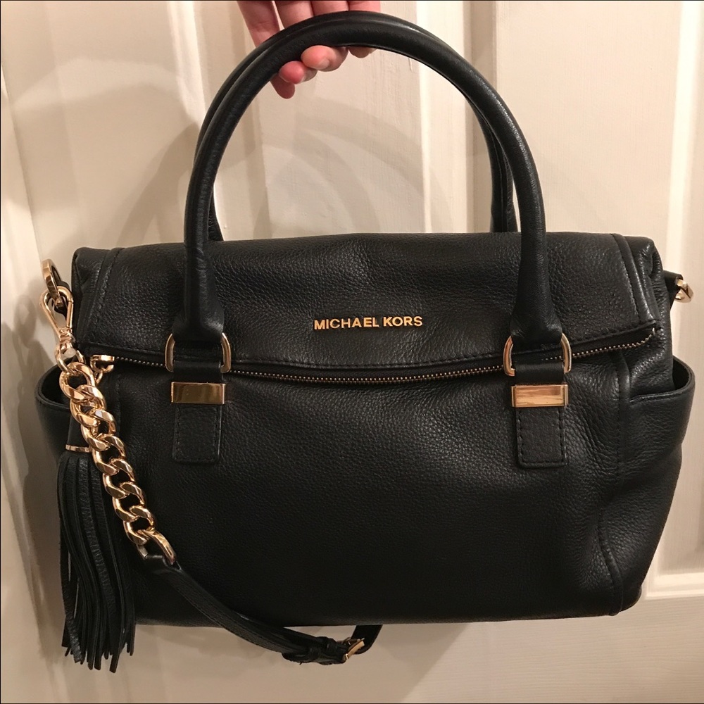 Michael kors black satchel / crossbody
