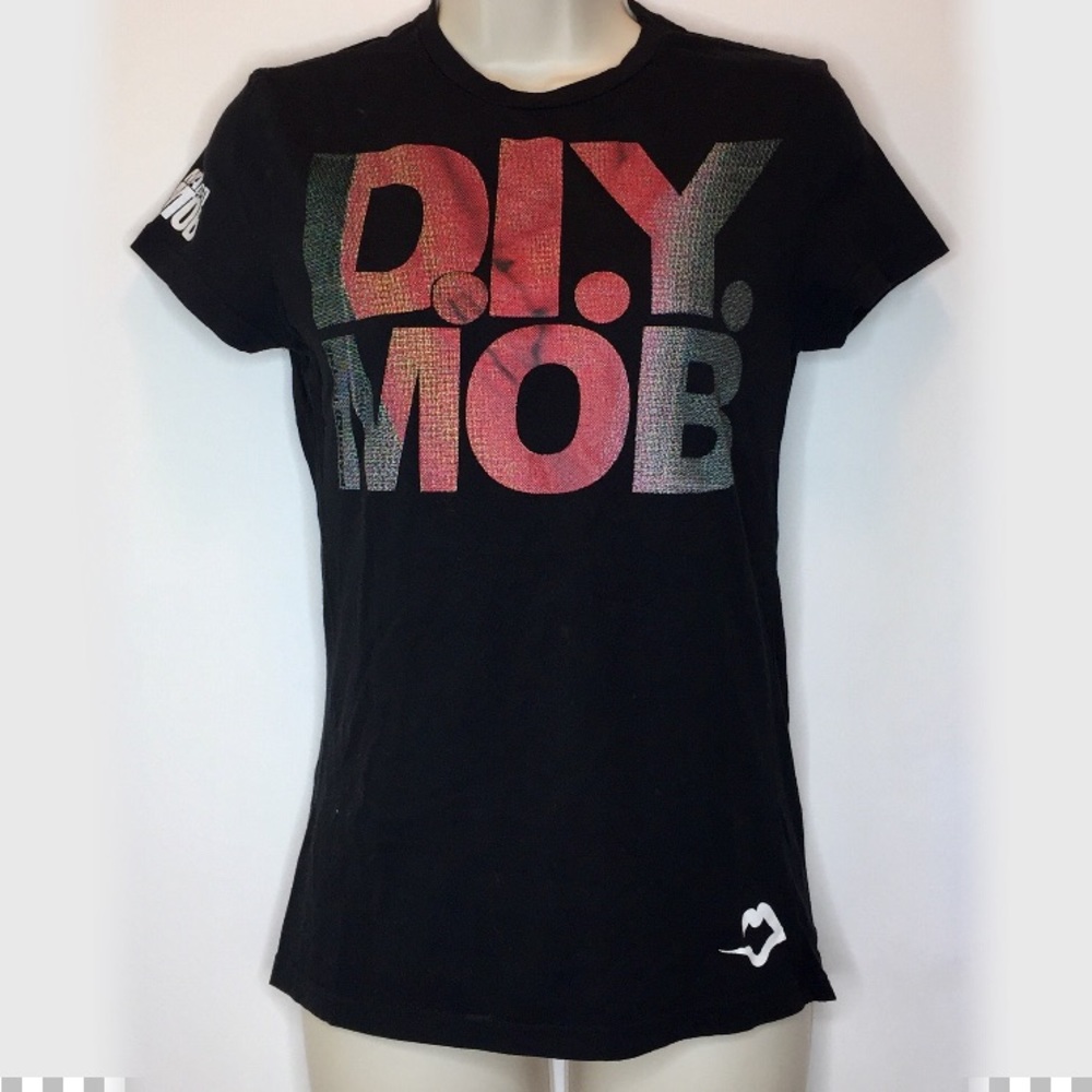 Married to the MOB Streetwear Graphic Tee