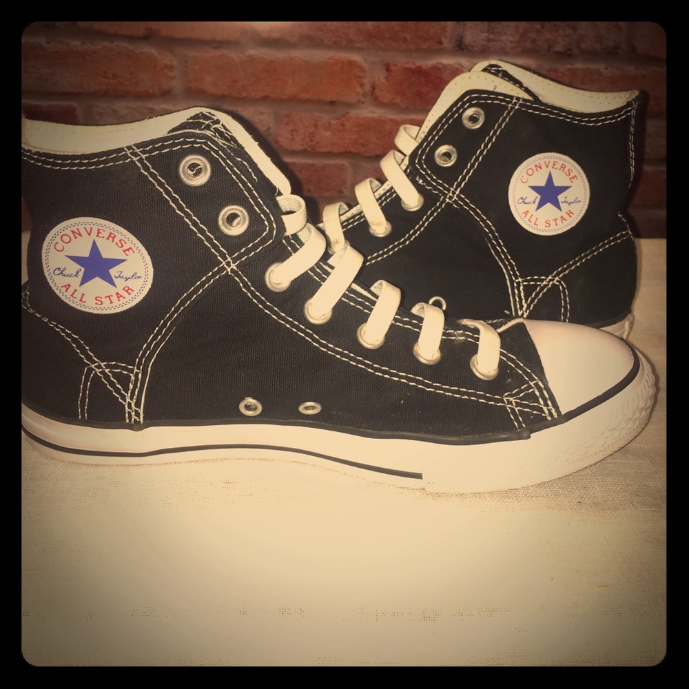 Black Converse size 5 Junior EUC