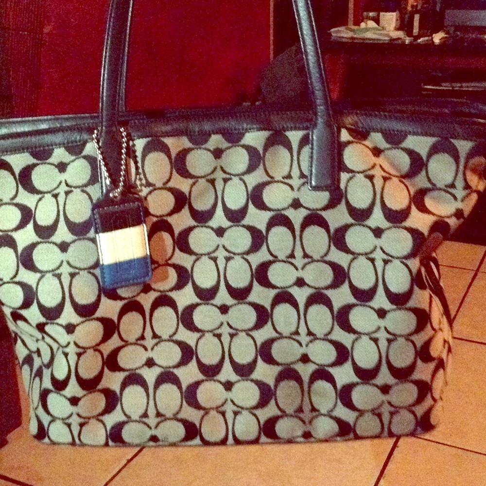 Coach handbag Black C's and grey in b/t!