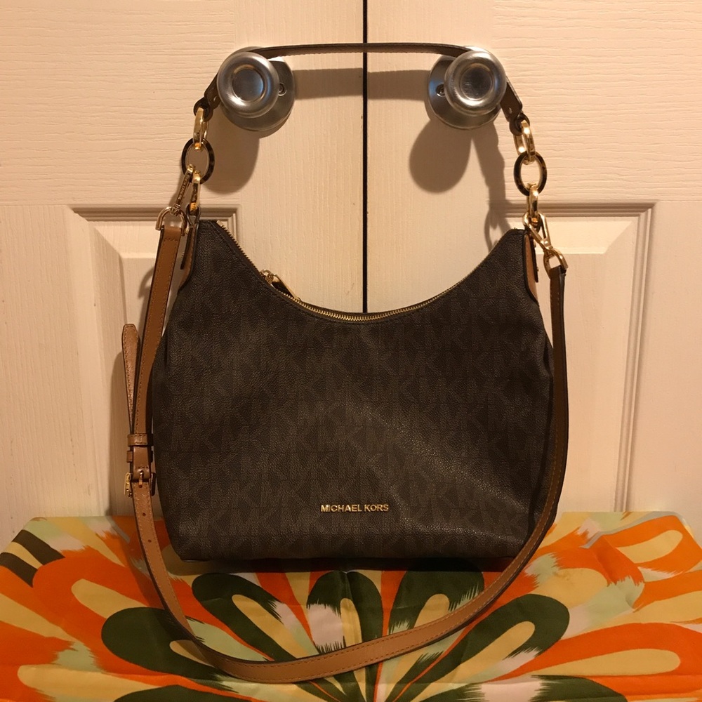 Michael Kors Isabella Big Logo Shoulder Bag