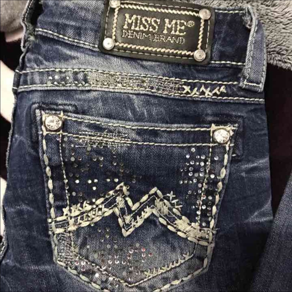 NWOT; MISS ME DISTRESSED SKINNY JEANS