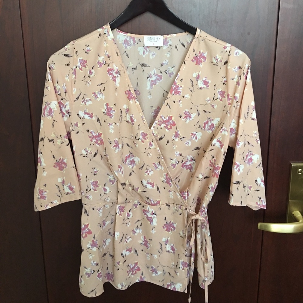NWOT Sienna Sky top