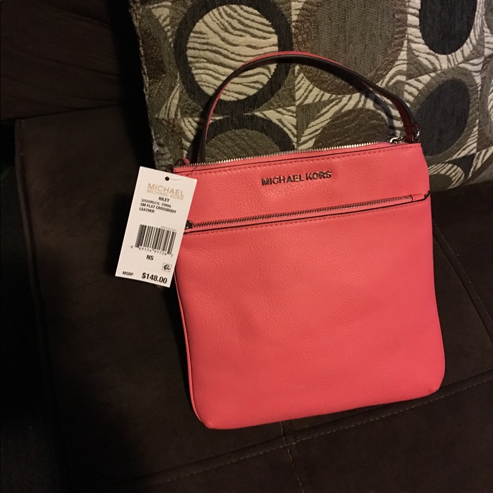 Mk cross body brand new coral