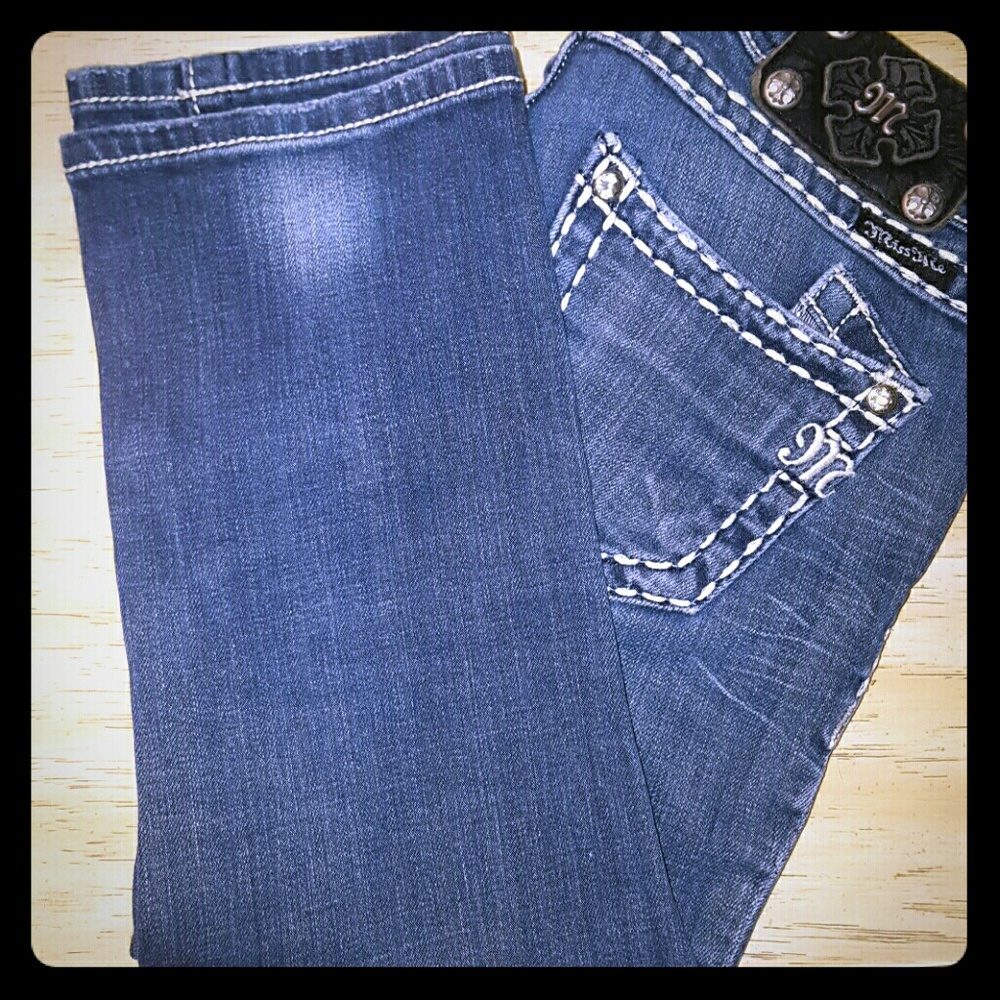 🍒LIKE NEW ! Miss Me Cropped