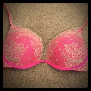 Victoria's Secret VS bra 36D Lacey push up
