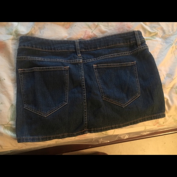 H&M jean skirt - Picture 2 of 2