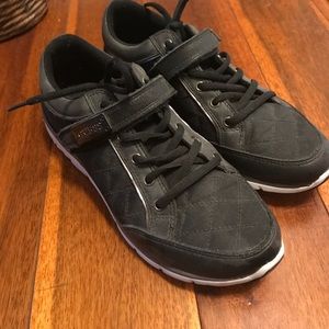 Guess tennis shoe
