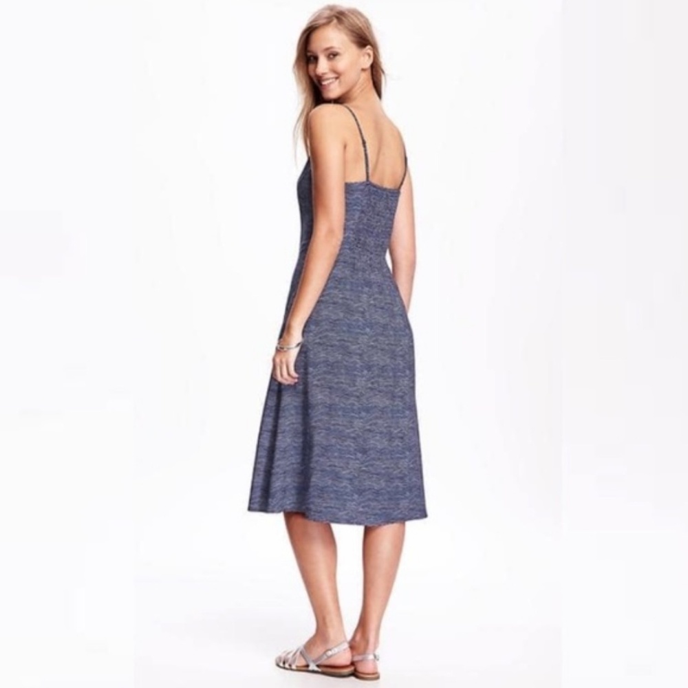 Old Navy casual summer dress with waves