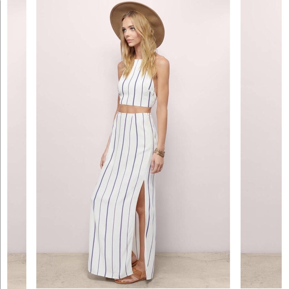 Tobi Crushing hearts navy & cream maxi skirt