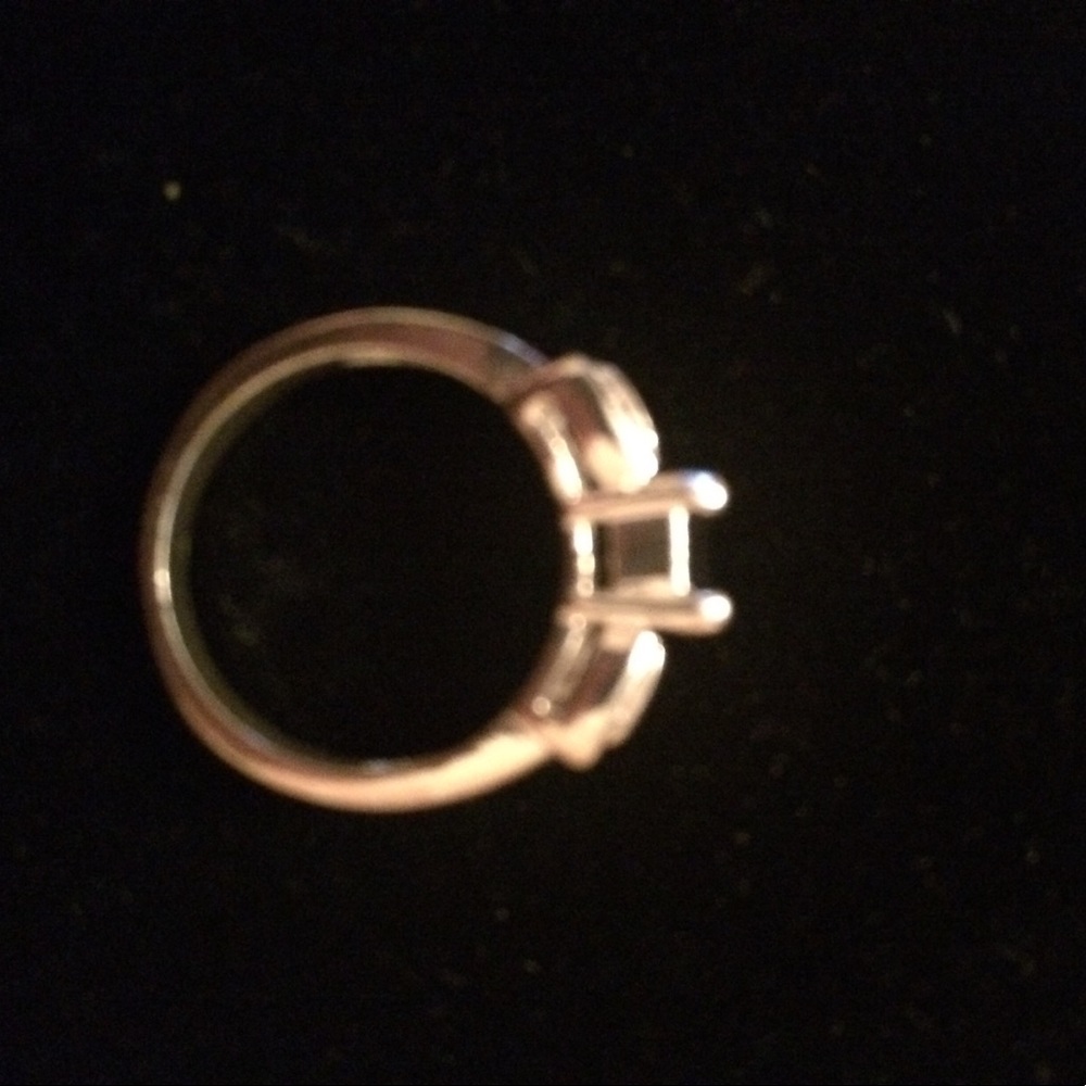 Ring - Picture 2 of 4