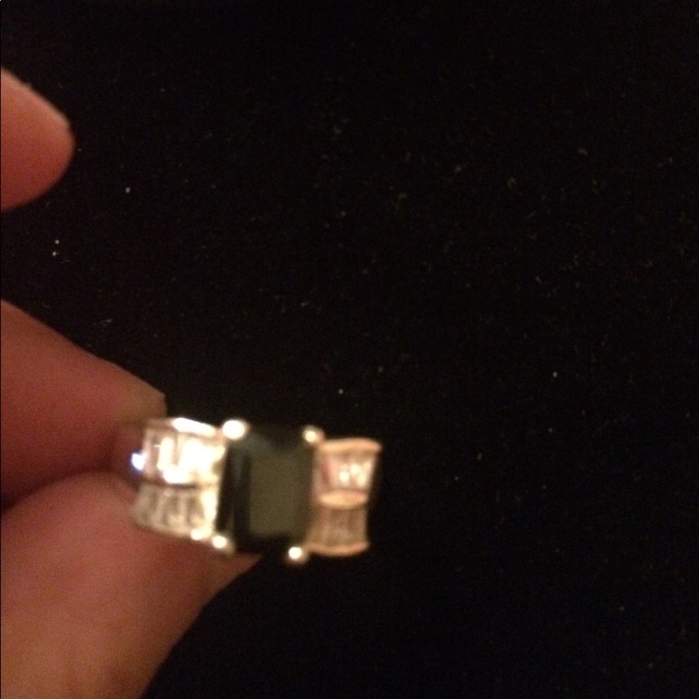 Ring - Picture 3 of 4
