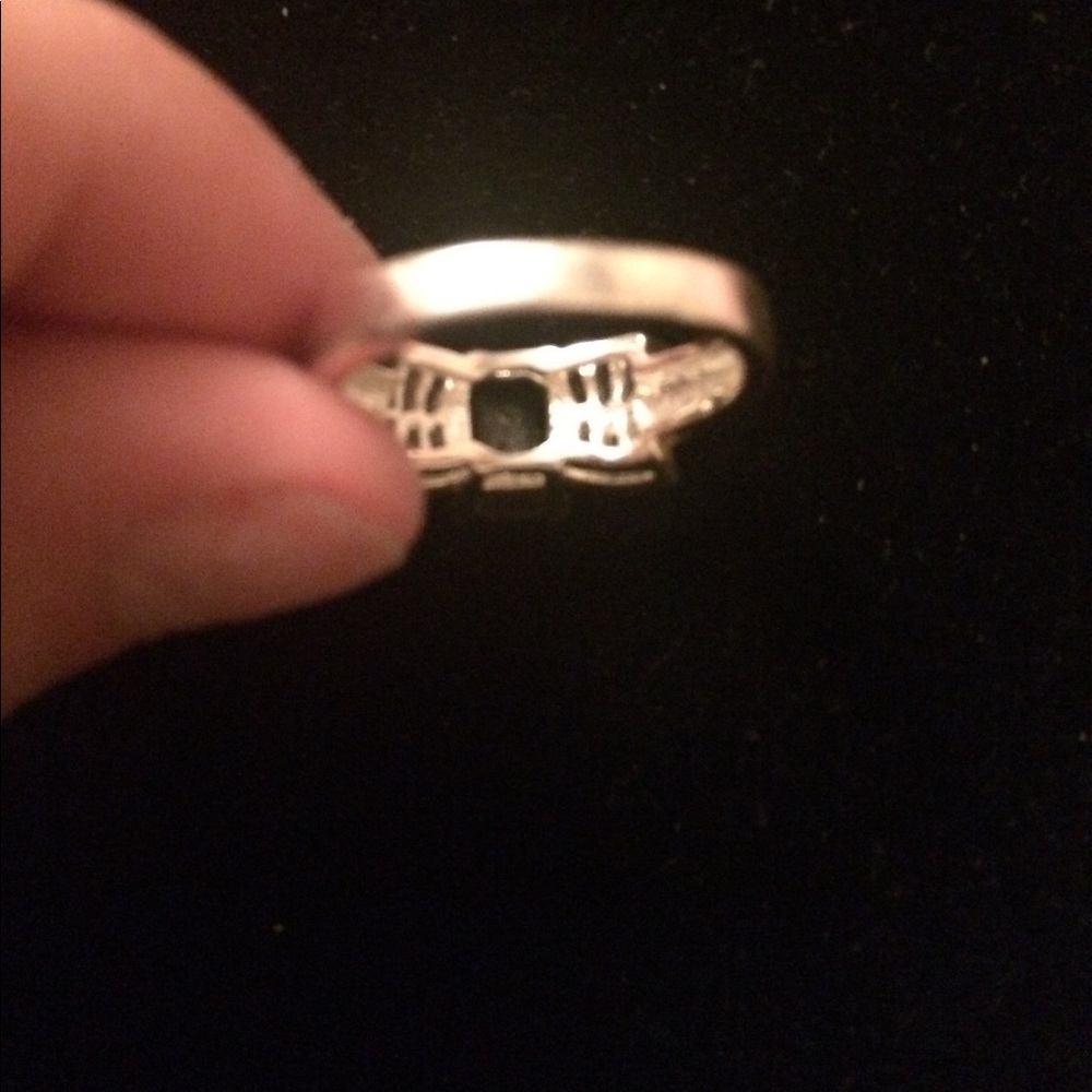 Ring - Picture 4 of 4