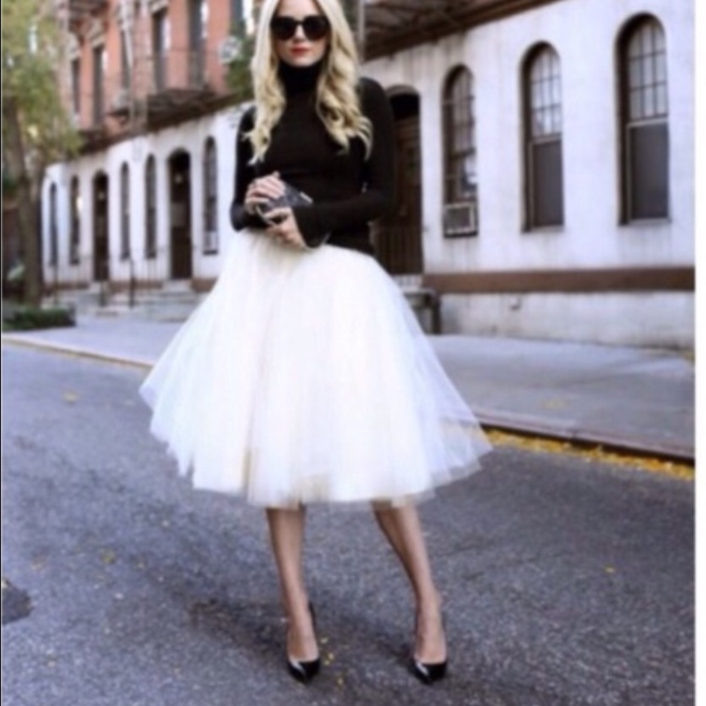 Beautiful white Tulle Skirt- 5 layers !