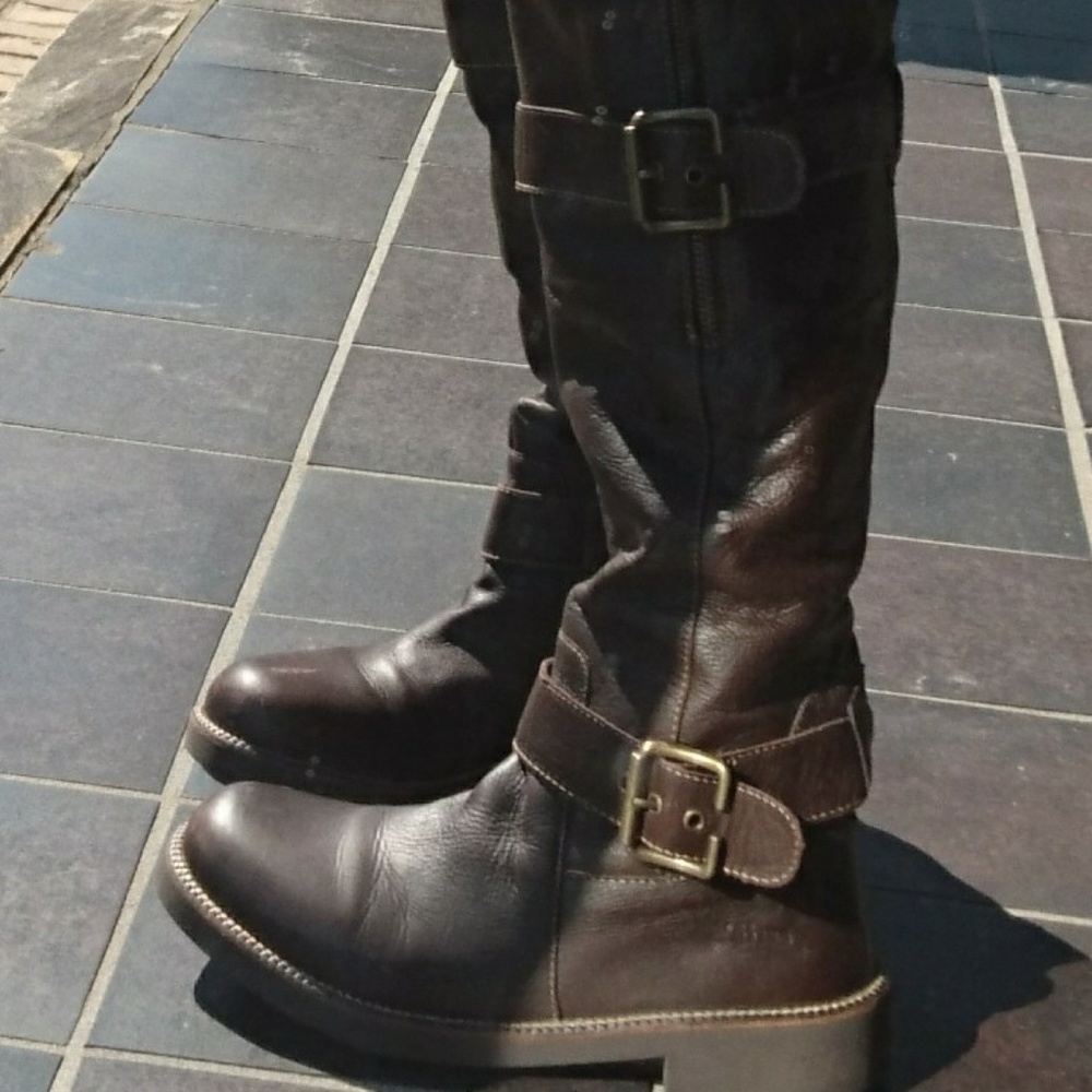 Earth, brown leather,  knee boots