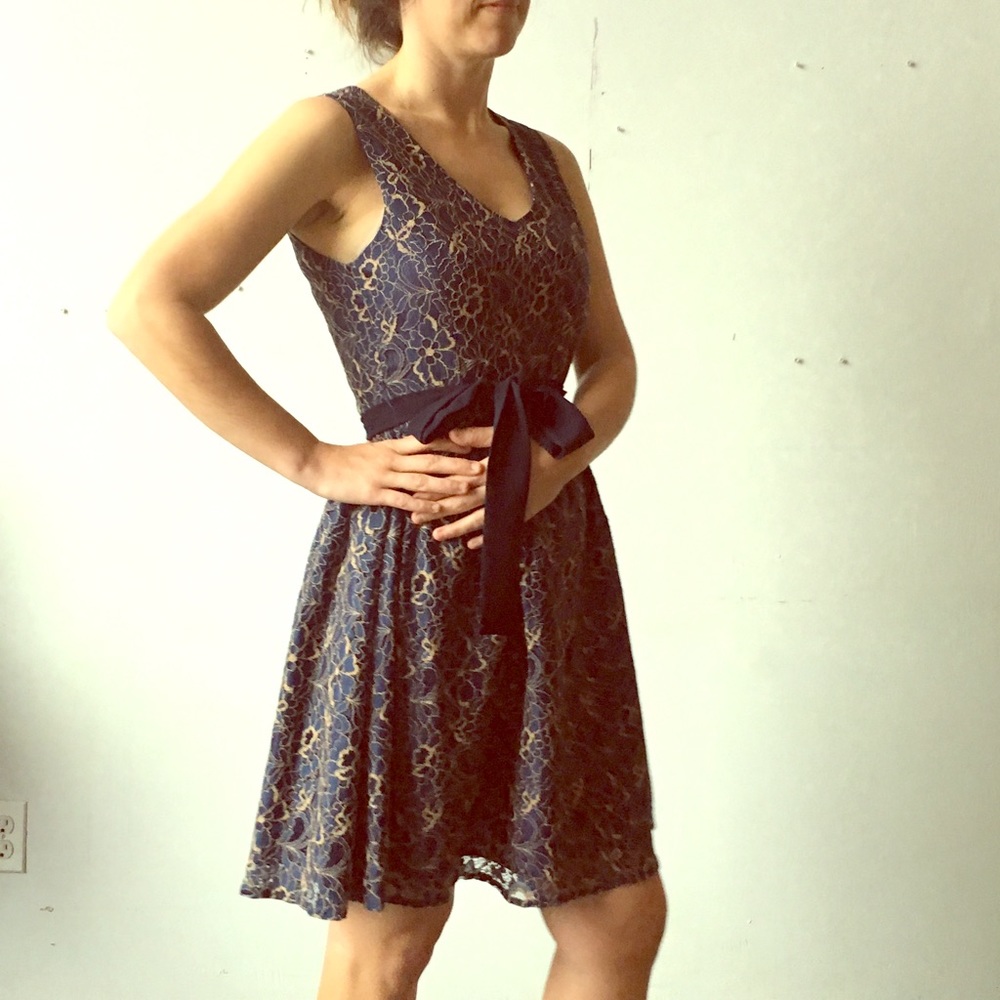 NWT Dark blue dress. Flattering, elegant