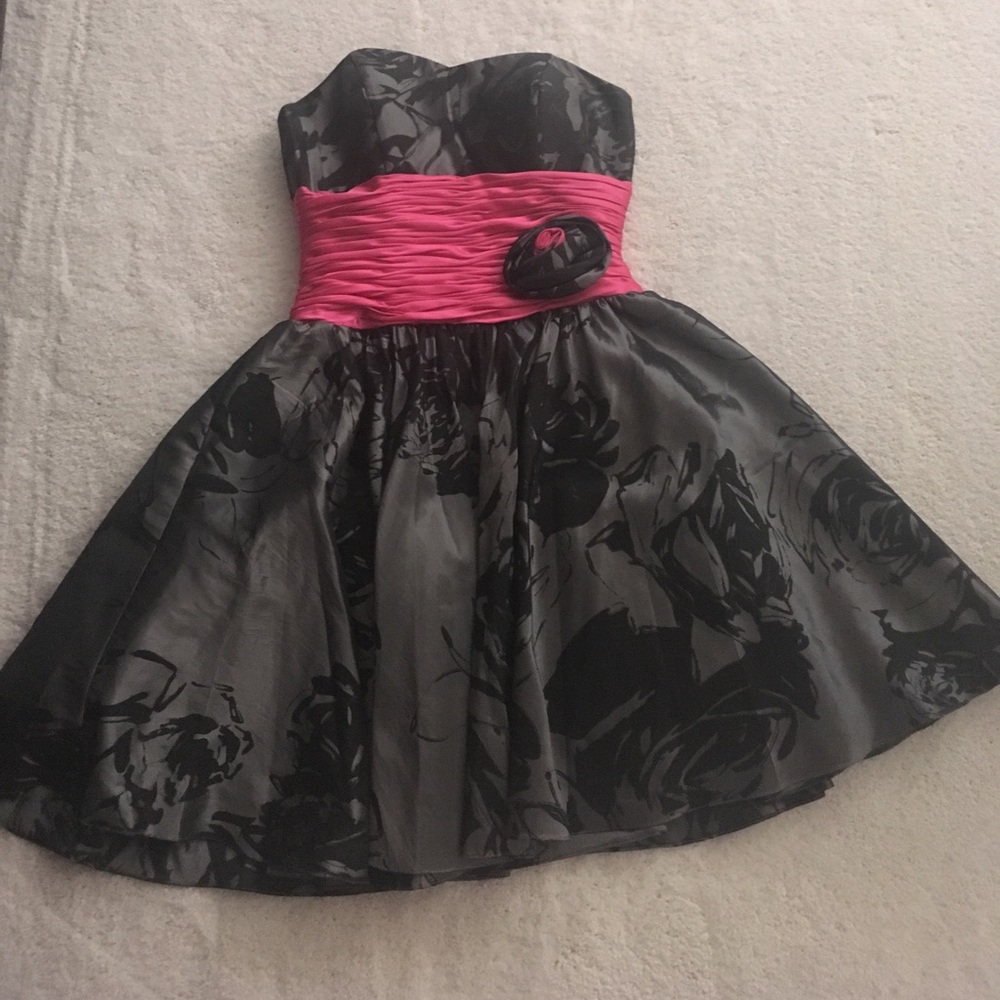 Faviana formal dress. Has only been worn once.