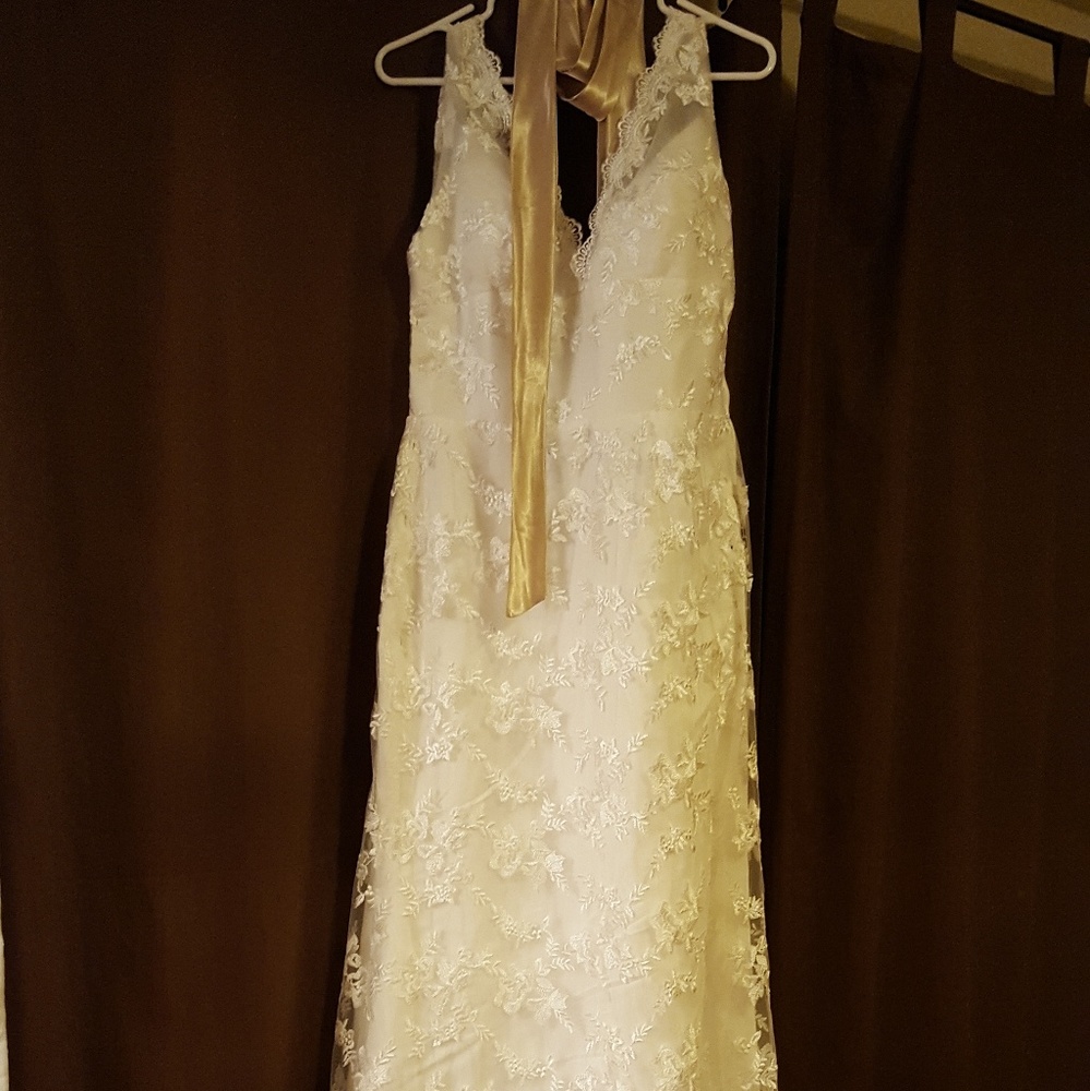 Never worn wedding dress