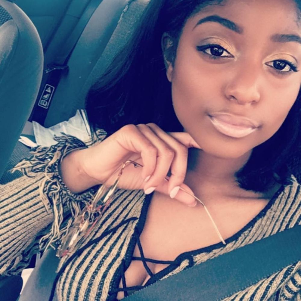 Meet your Posher, Jalea