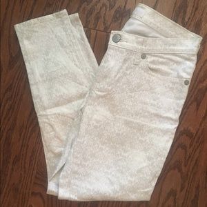 Rock & Republic White and Gold Ankle Jeans