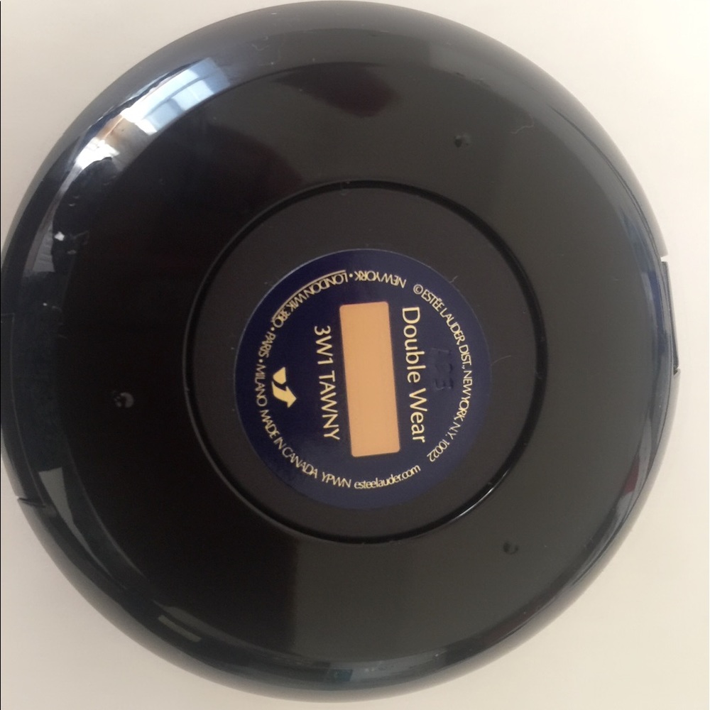 Estée Lauder doubled wear to go 3W1 Tawny