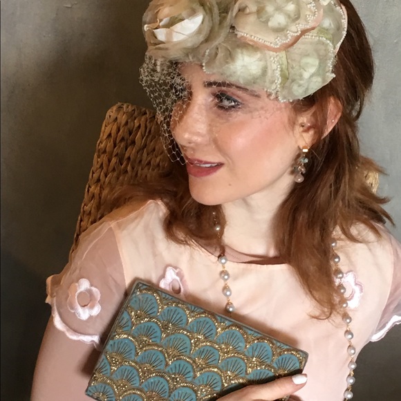 SOLD Vintage Zardozi Embroidered clutch - Picture 5 of 8