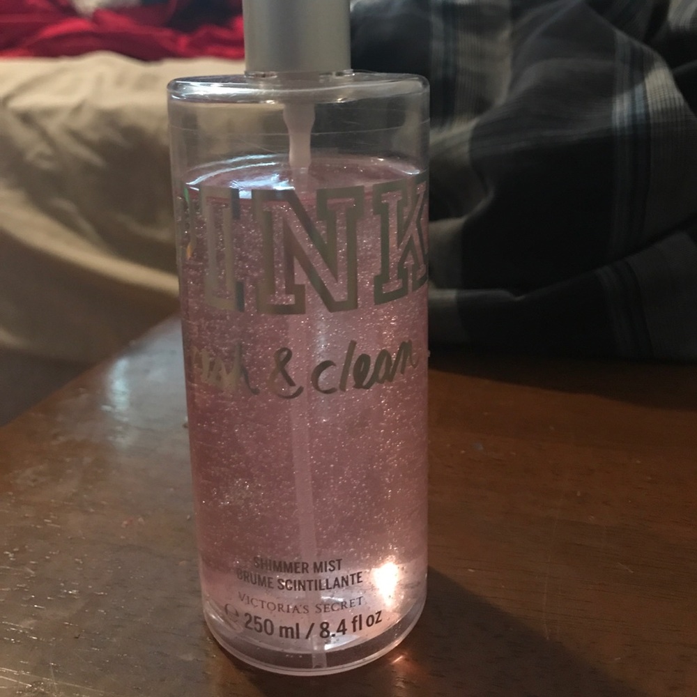 Pink fresh and clean shimmer mist