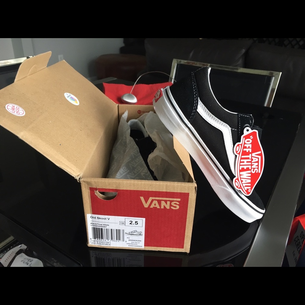 Brand new Vans Old Skool size 2.5 in box