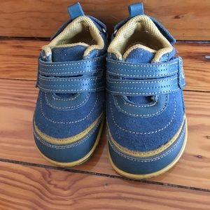 Kid o fit blue suede sneakers
