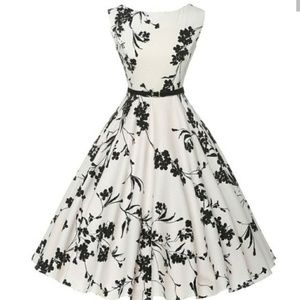 Womans White Fit & Flare Black & White Dress Sm