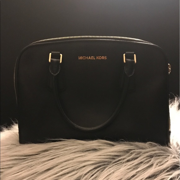 Michael Kors Reese Purse - Picture 1 of 5