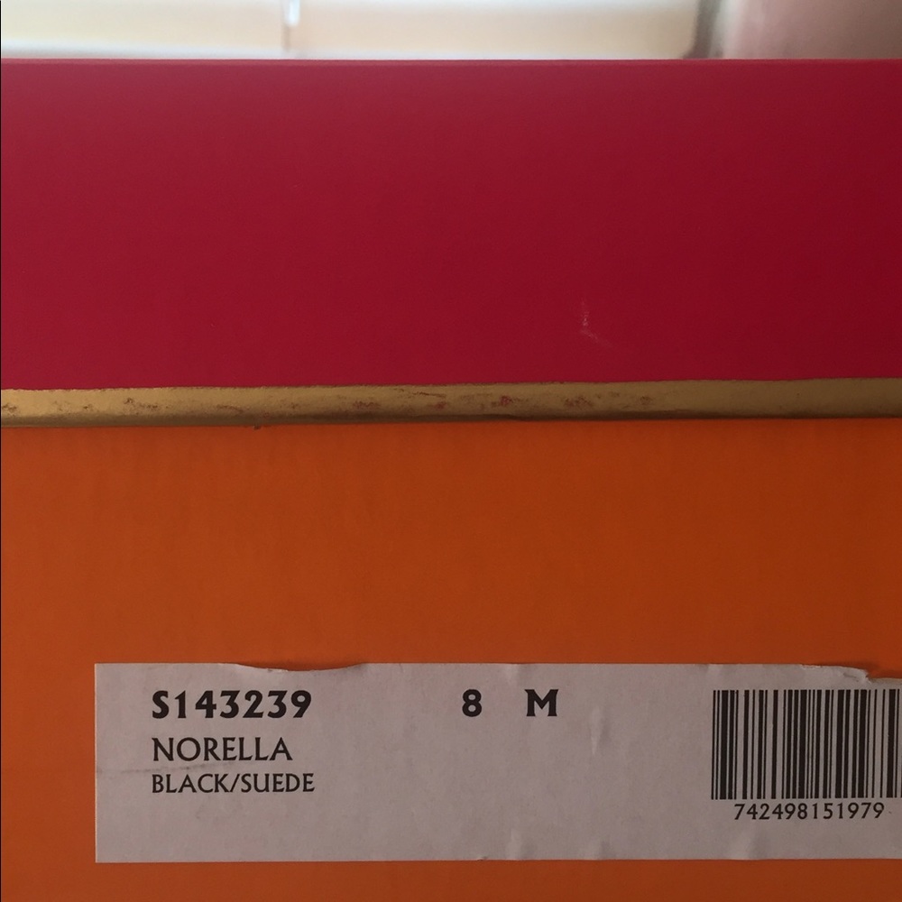 Shoes - Picture 6 of 7