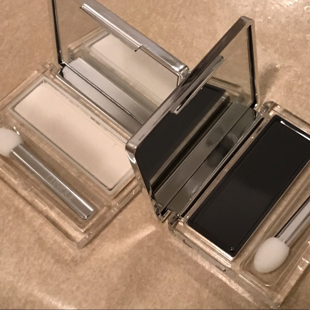 ⭕️SOLD⭕️ Clinique Color Surge Eye Shadow duo
