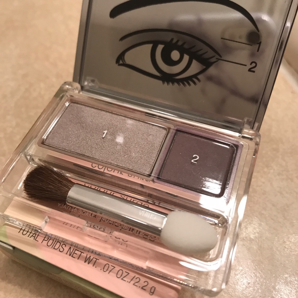 ⭕️SOLD⭕️ Clinique Color Surge Eyeshadow duo