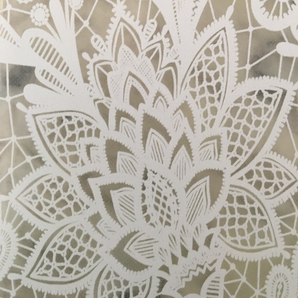 🌷Samsung Galaxy S5 Silicone "Lace" Case🌷 - Picture 2 of 4