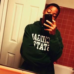 Meet your Posher, Dominic