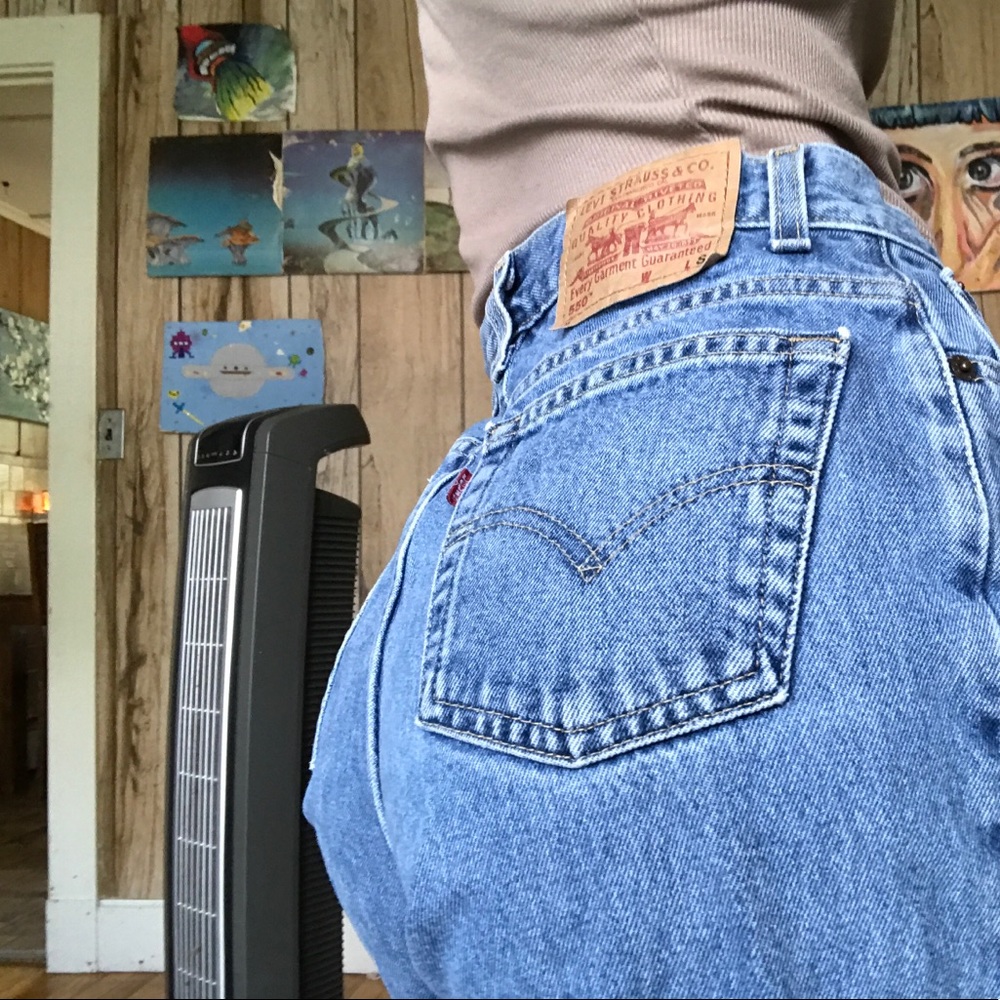 Levi's mom jeans