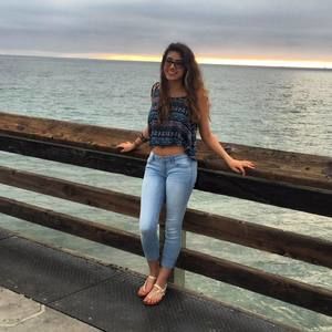 Meet your Posher, Laura