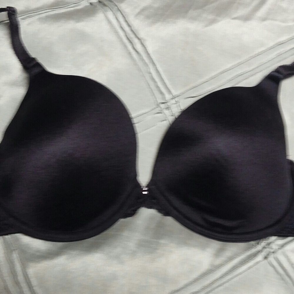 Black vanity fair bra