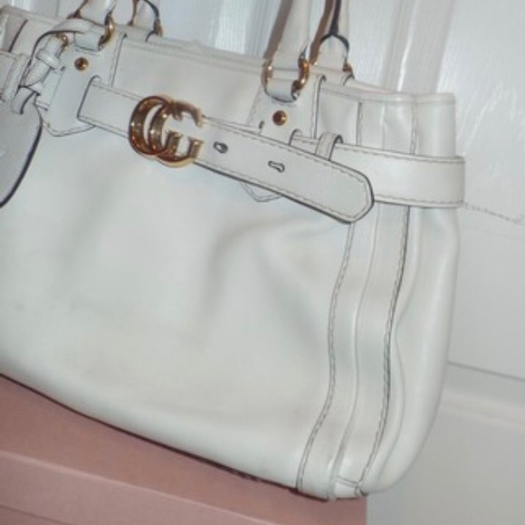 Gucci Handbag with Interlocking G's - Picture 2 of 5