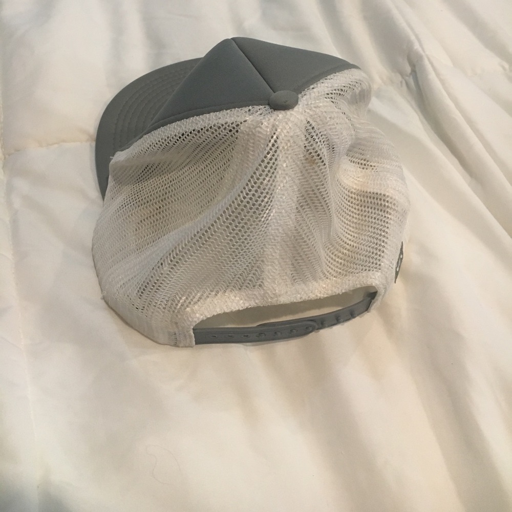 Hat RVC/\ - Picture 2 of 4