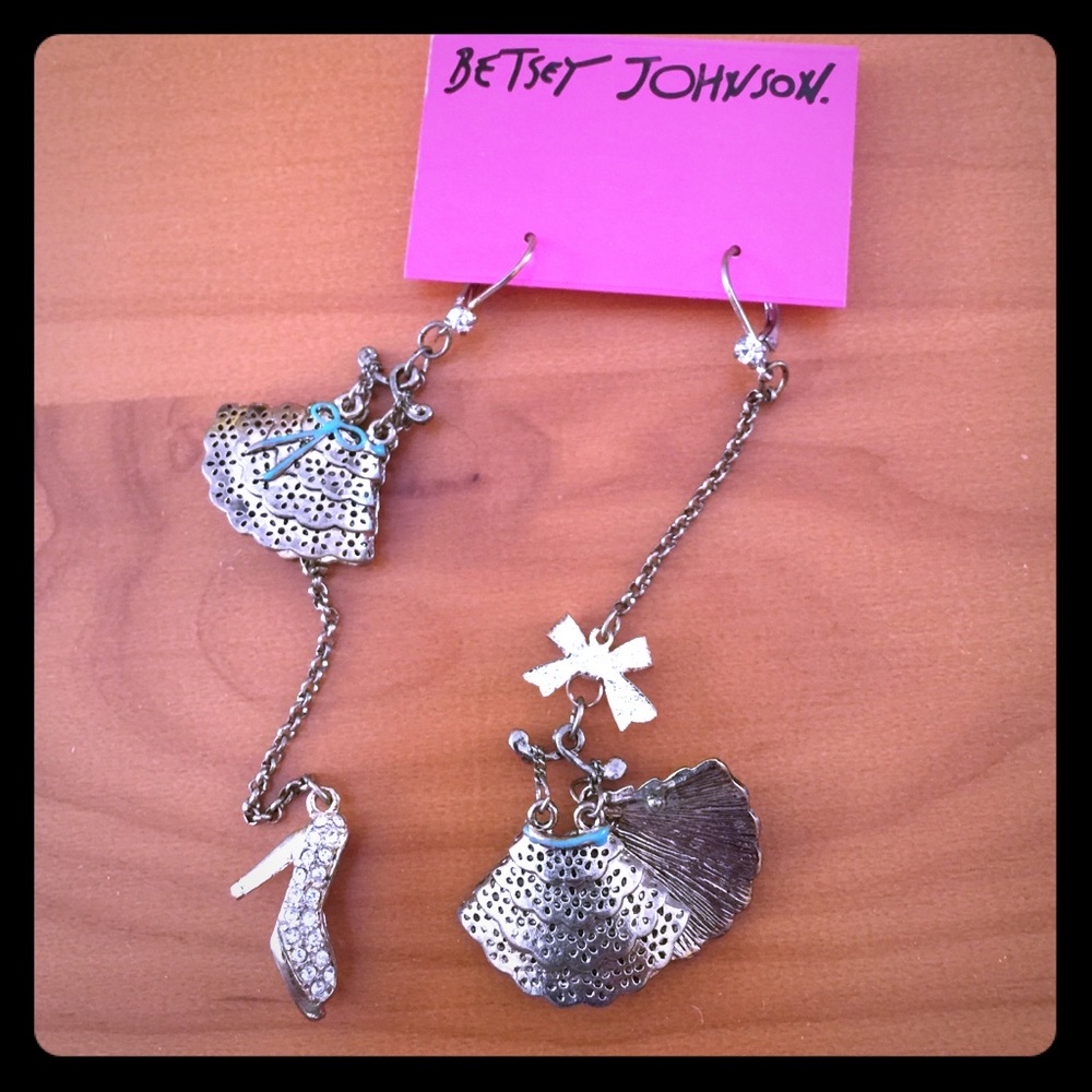 💜Betsey Johnson Earrings